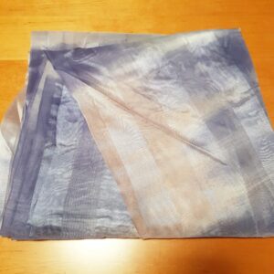2 Stores hellblau gefältelt mit Rollen