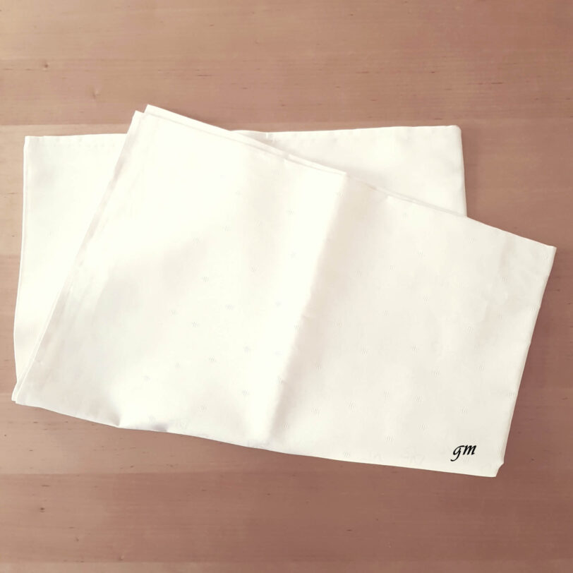 dezent gelbe Tischdecke, rechteckig