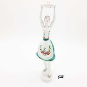 Kissentänzerin Hollóháza, Porzellanfigur