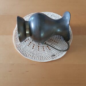 kleine Blumenvase aus Messing