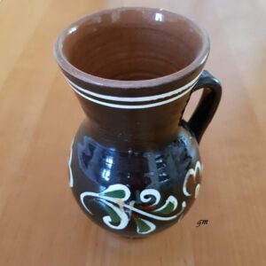 braune Keramikvase handgemalt