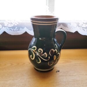 braune Keramikvase handgemalt