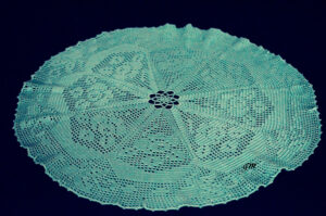 vintage, gehäkelte Tischdecke 60 cm