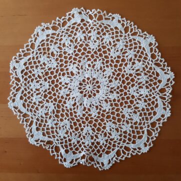 Vintage, handgehäkeltes Deckchen