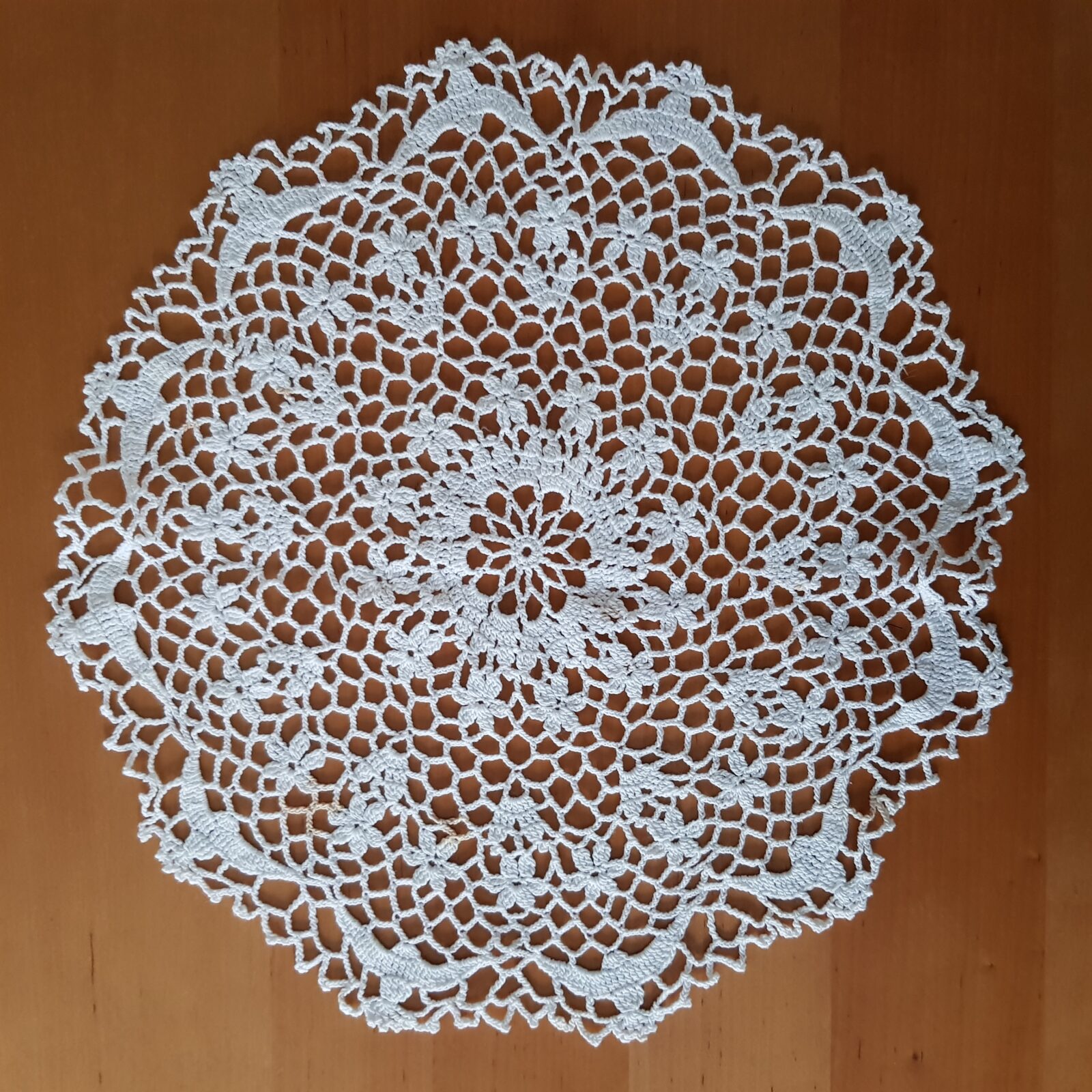 Vintage, handgehäkeltes Deckchen