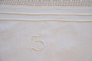 Weißwäsche Kissenbezug Monogramm